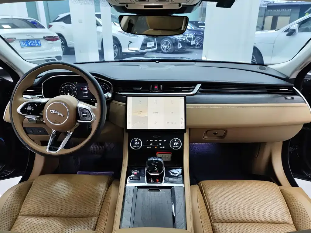 Jaguar XFL 2021 из CN, фото 10