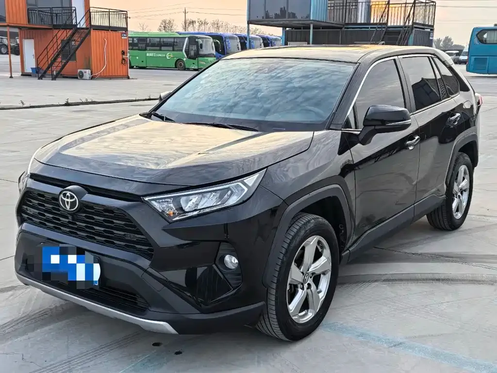 Toyota RAV4 2022 из CN, фото 1