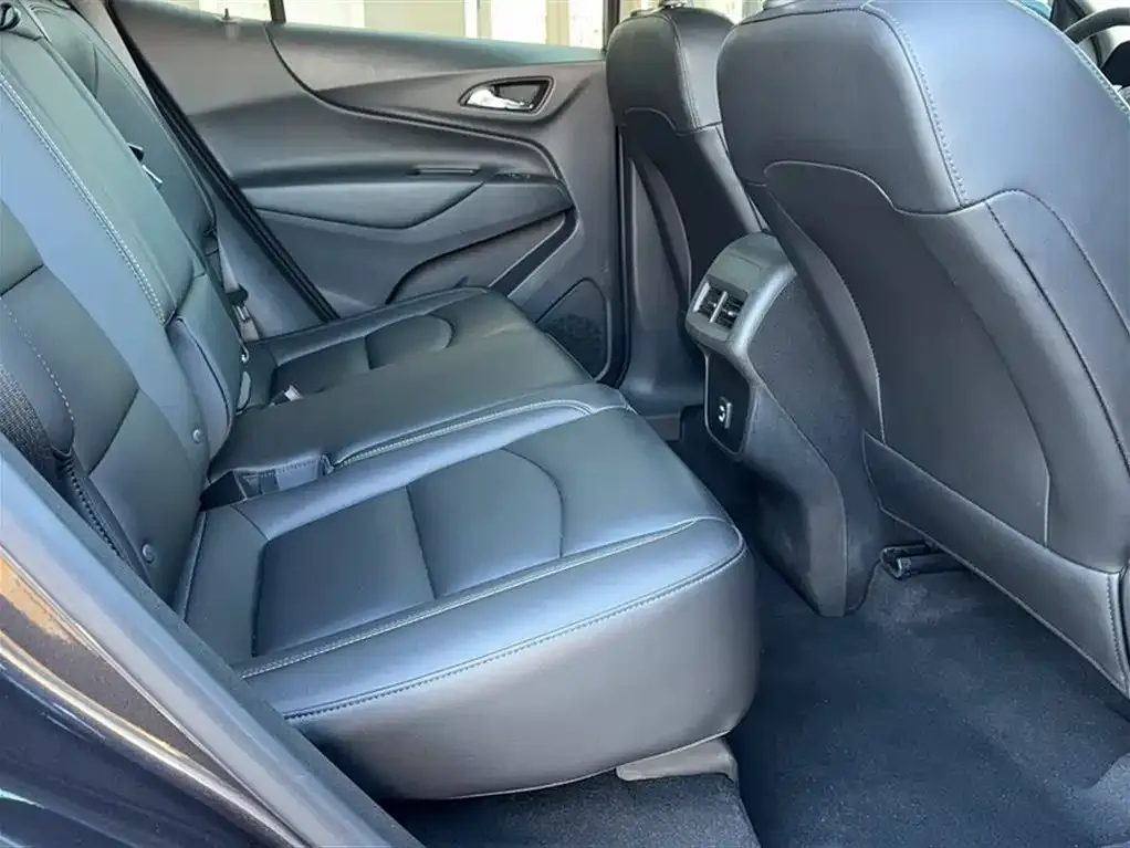 Chevrolet Equinox 2022 из CN, фото 5