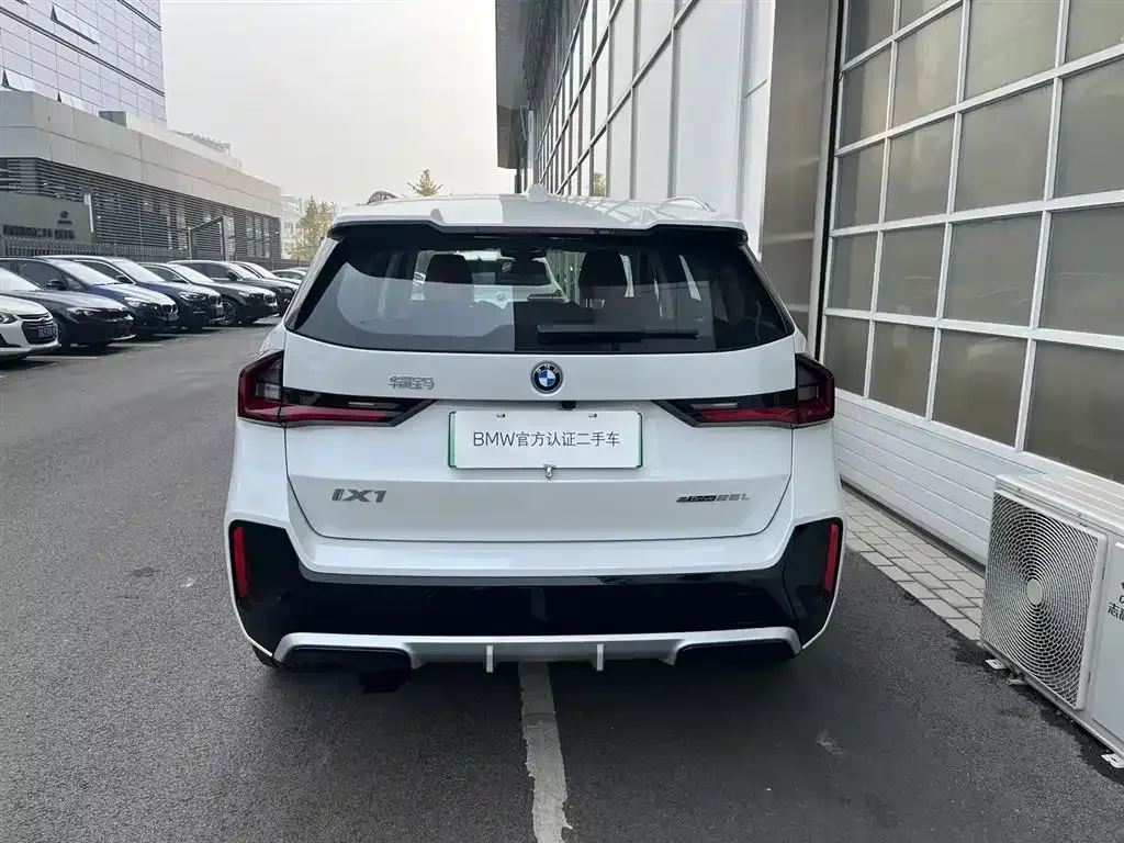 BMW iX1 2025 из CN, фото 4