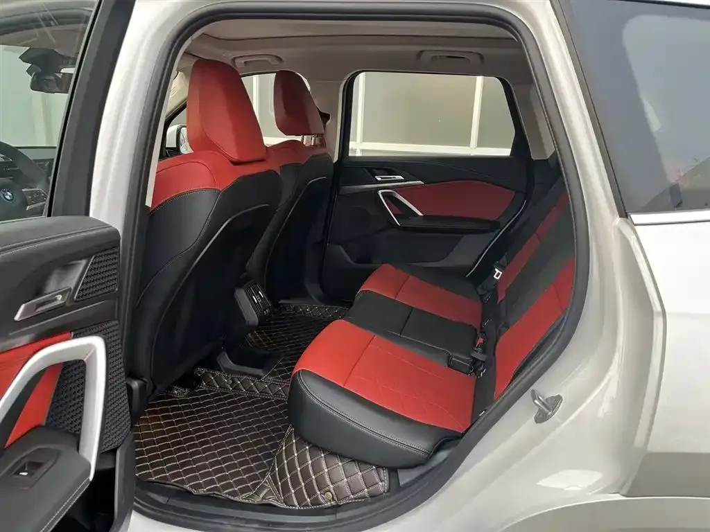 BMW iX1 2025 из CN, фото 6