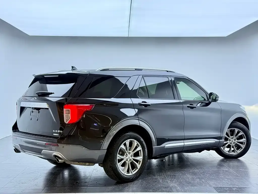 Ford Explorer 2021 из CN, фото 3