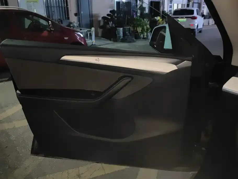Tesla Model Y 2022 из CN, фото 7