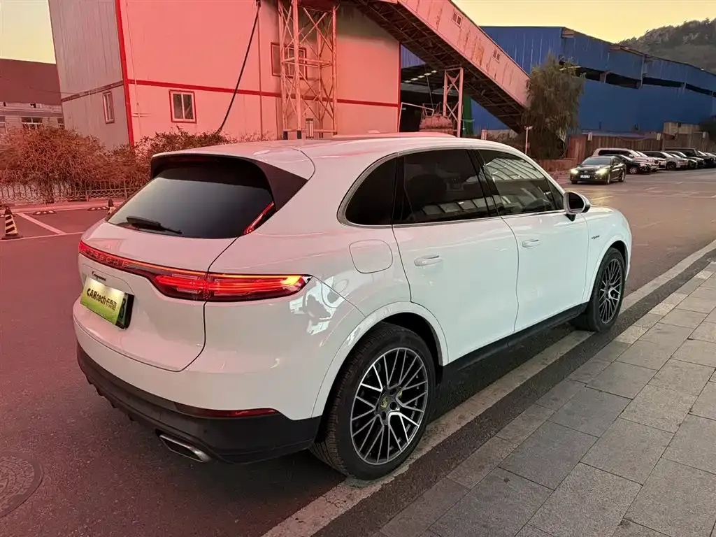Porsche Cayenne Hybrid 2021 из CN, фото 3