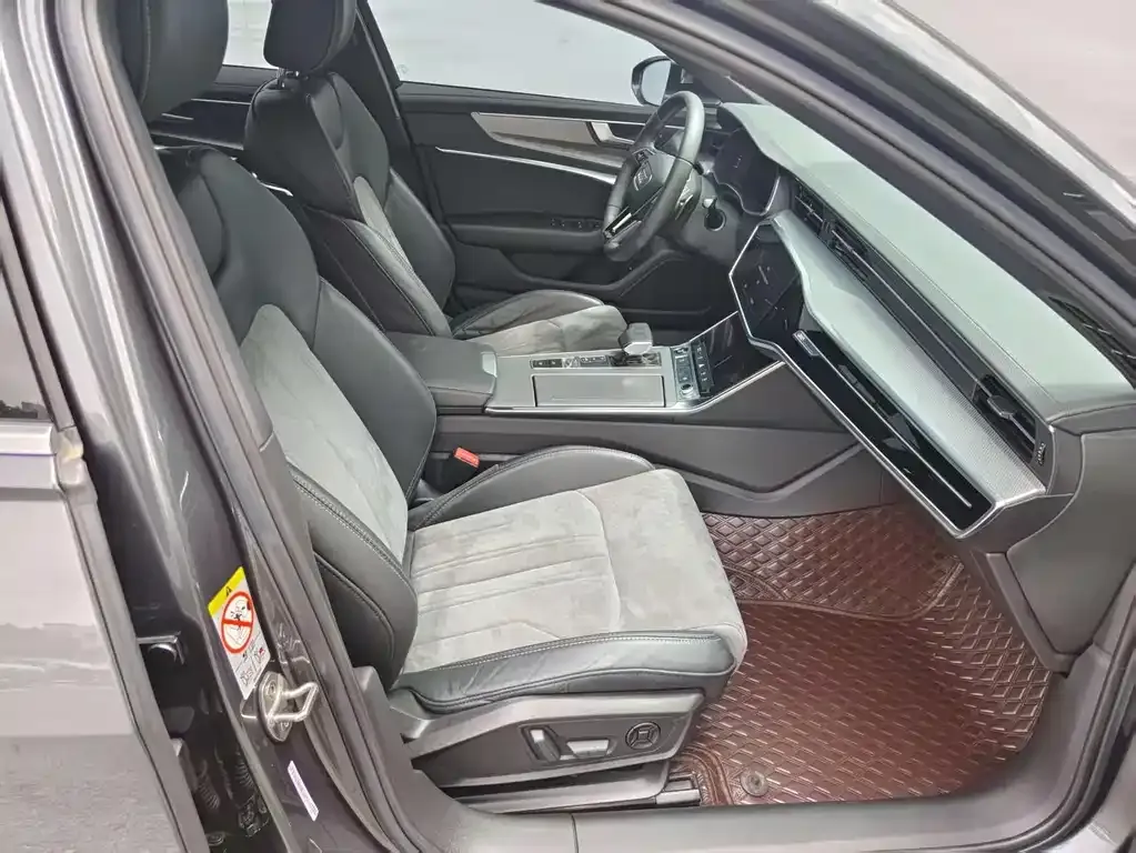 Audi A6L 2021 из CN, фото 4