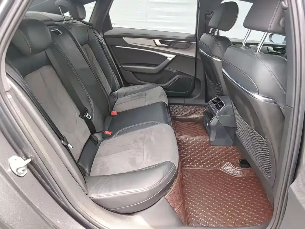 Audi A6L 2021 из CN, фото 5