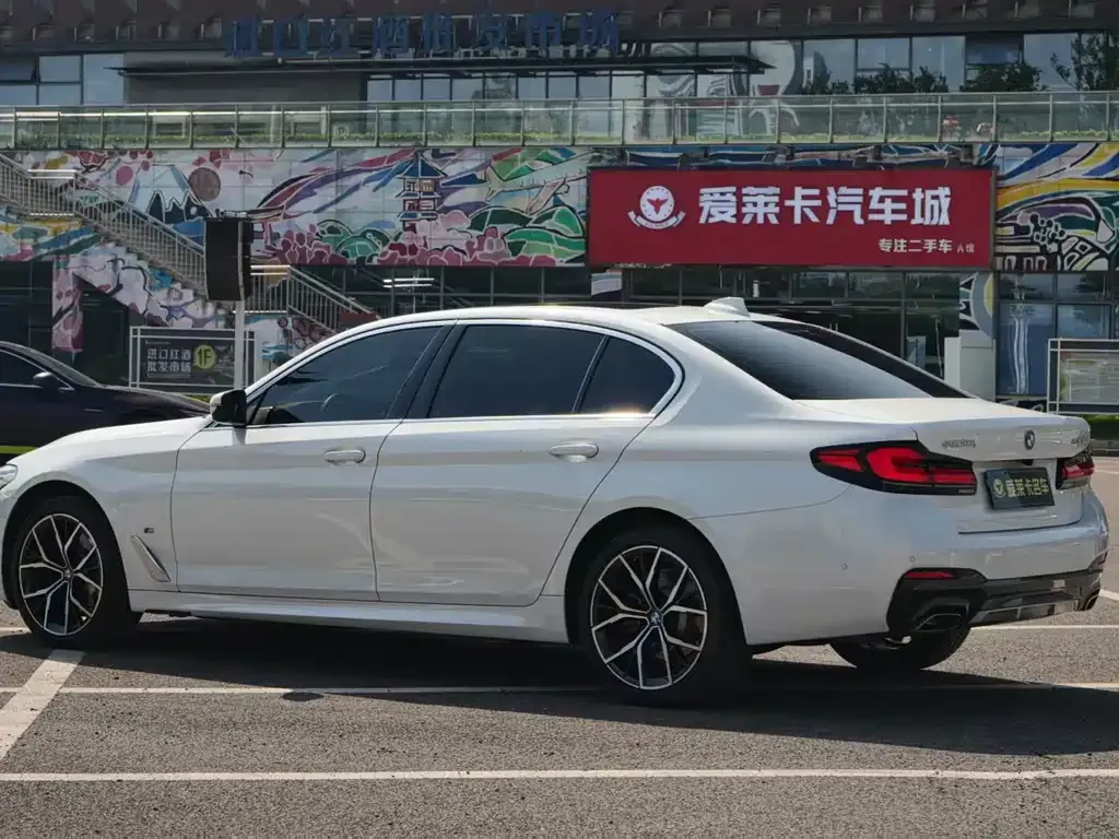 BMW 5 Series 2022 из CN, фото 5
