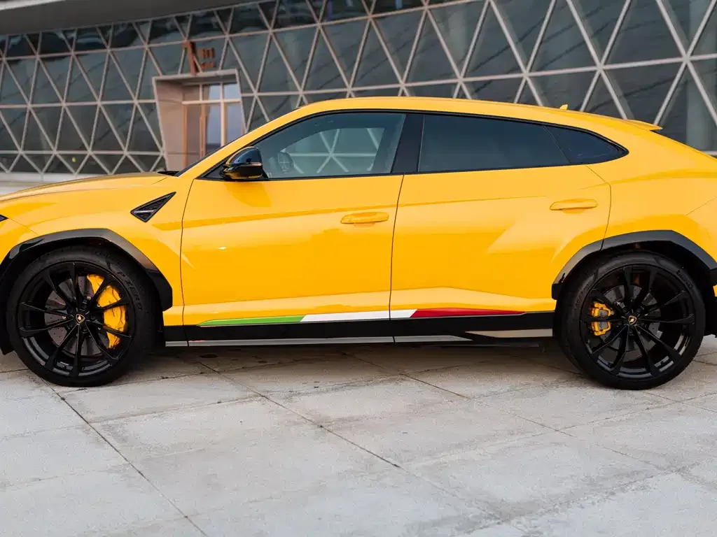 Lamborghini Urus 2023 из CN, фото 3