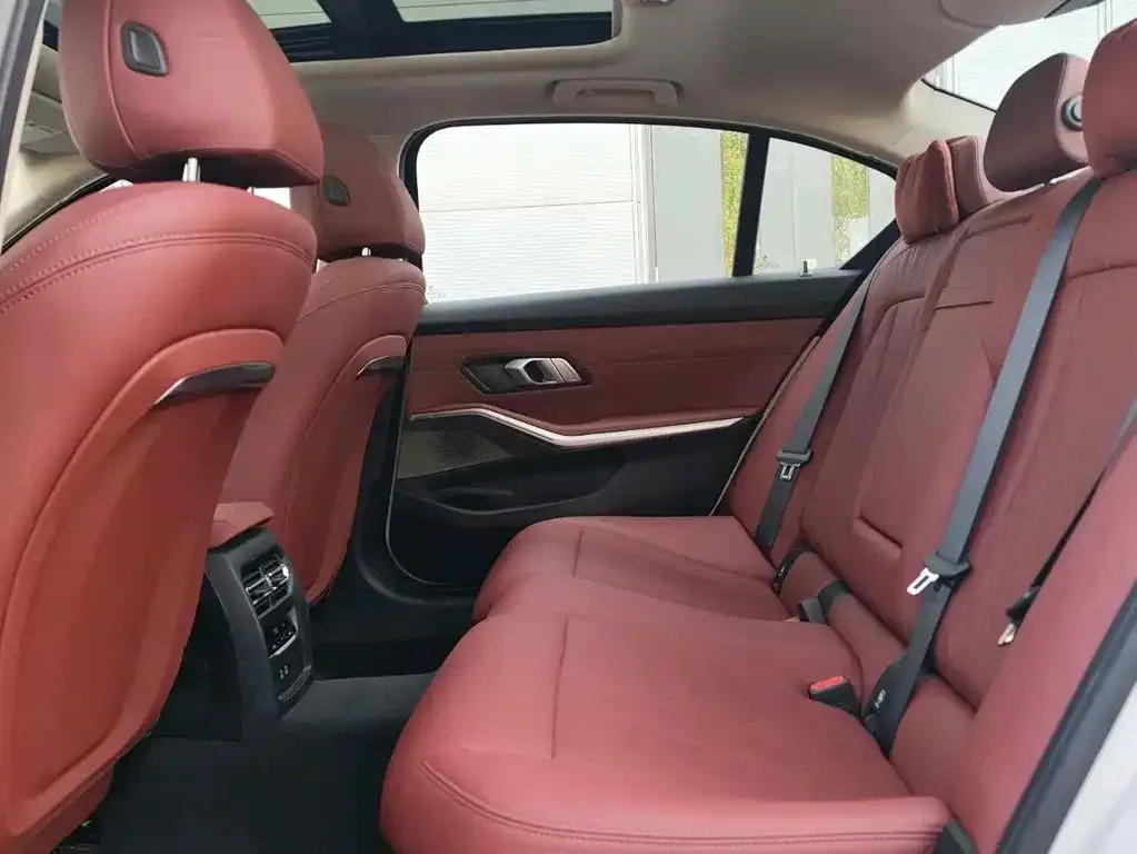 BMW 3 Series 2025 из CN, фото 9