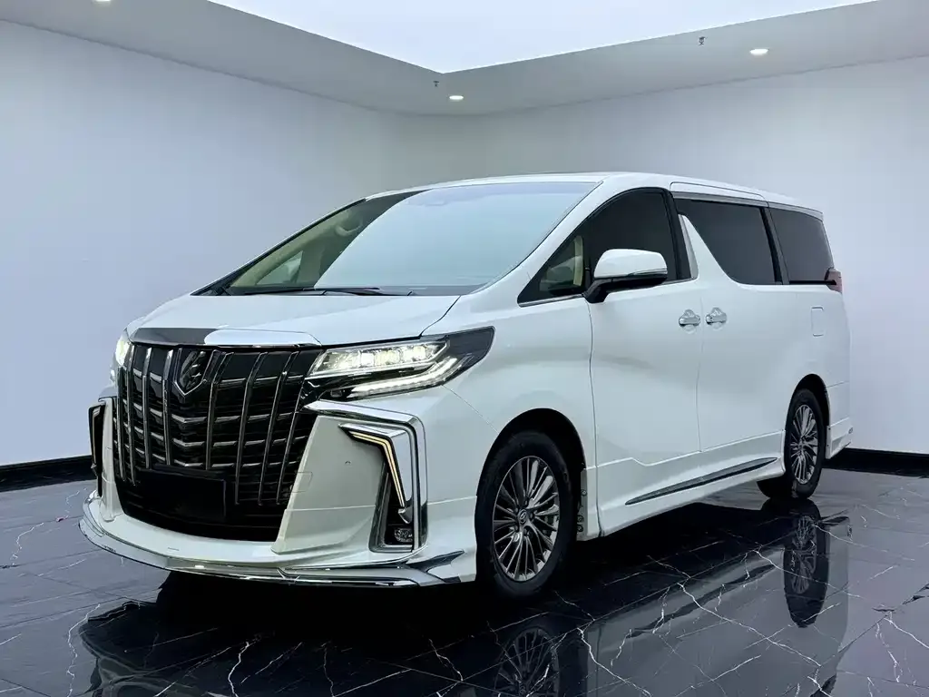 Toyota Vellfire 2022 из CN, фото 1