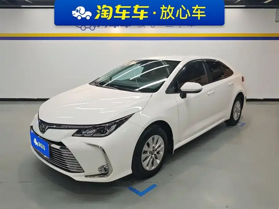Toyota Corolla 2023 из CN, фото 1
