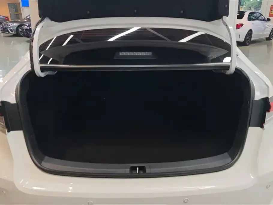 Toyota Corolla 2023 из CN, фото 4