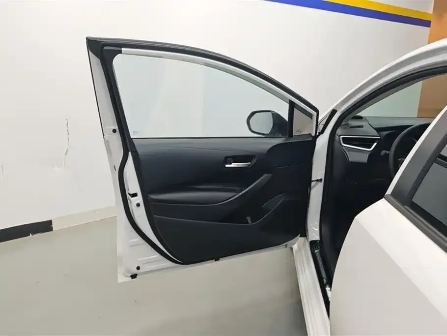 Toyota Corolla 2023 из CN, фото 7