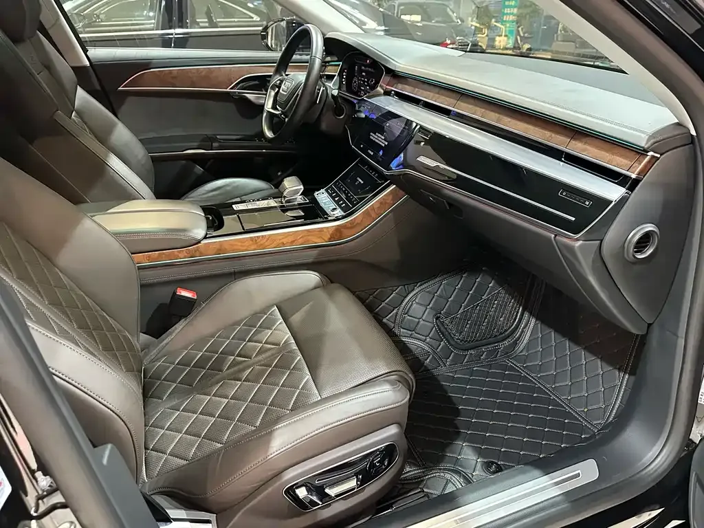 Audi A8 2021 из CN, фото 6