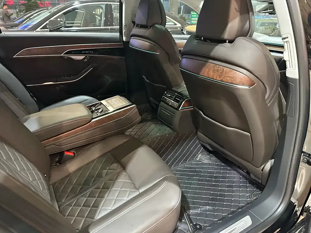 Audi A8 2021 из CN, фото 7