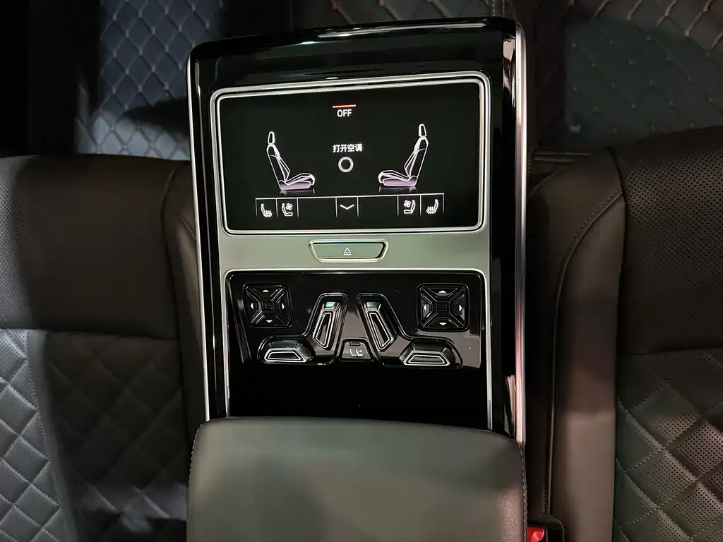 Audi A8 2021 из CN, фото 8