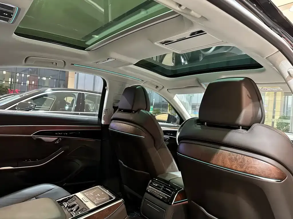 Audi A8 2021 из CN, фото 9