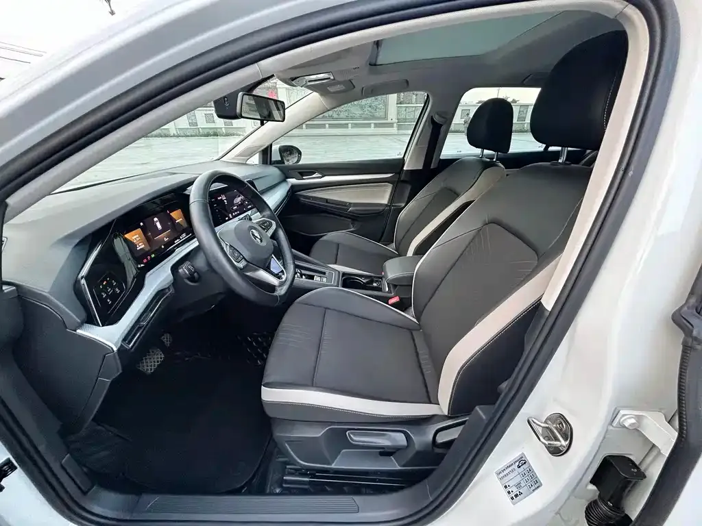Volkswagen Golf 2021 из CN, фото 4