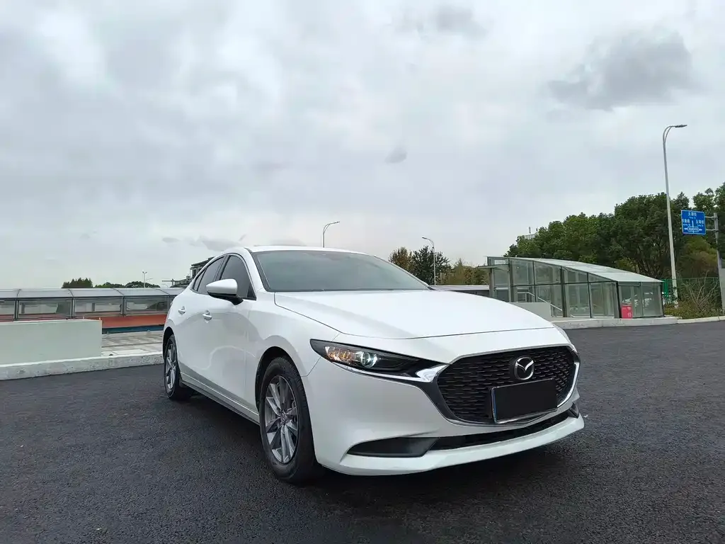 Mazda 3 Axela 2022 из CN, фото 2