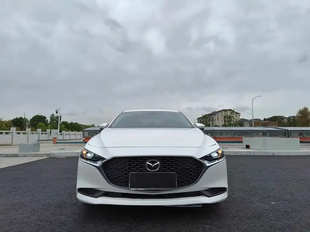 Mazda 3 Axela 2022 из CN, фото 3