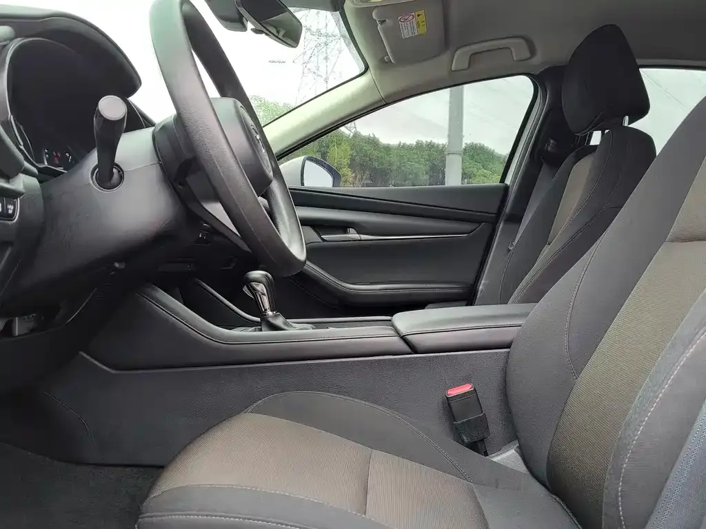 Mazda 3 Axela 2022 из CN, фото 4