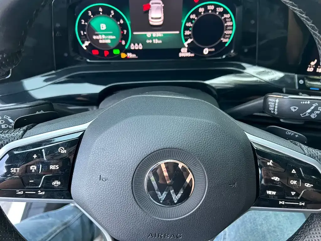 Volkswagen Golf 2022 из CN, фото 10
