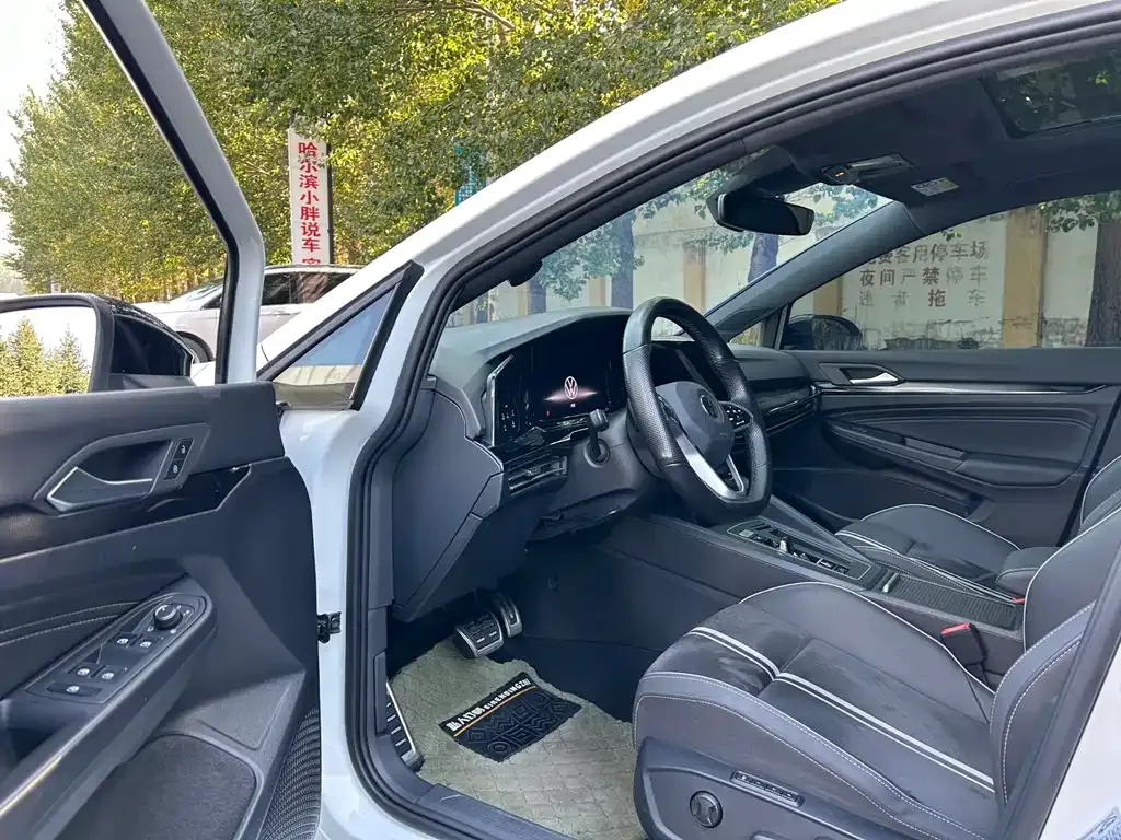Volkswagen Golf 2022 из CN, фото 4