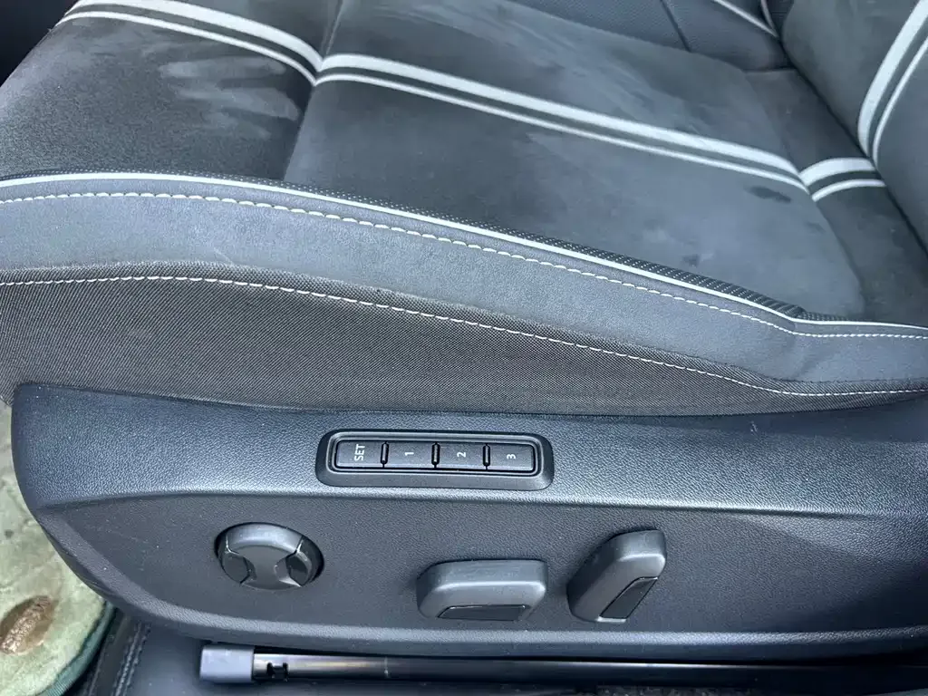 Volkswagen Golf 2022 из CN, фото 5
