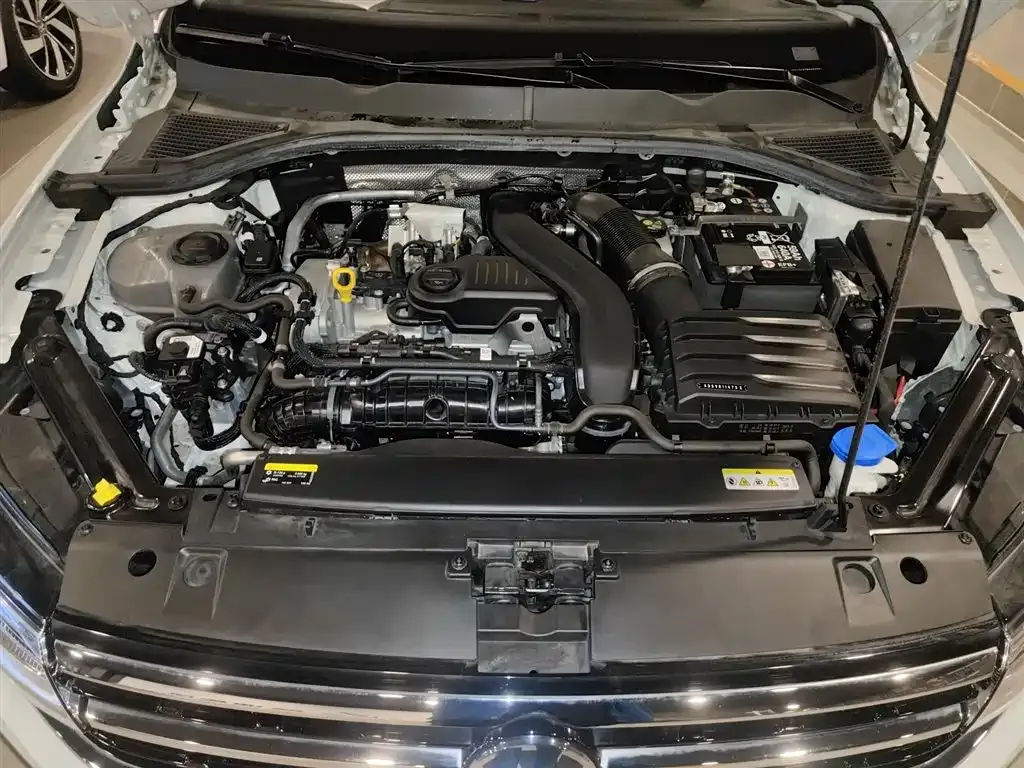 Volkswagen Bora 2024 из CN, фото 10