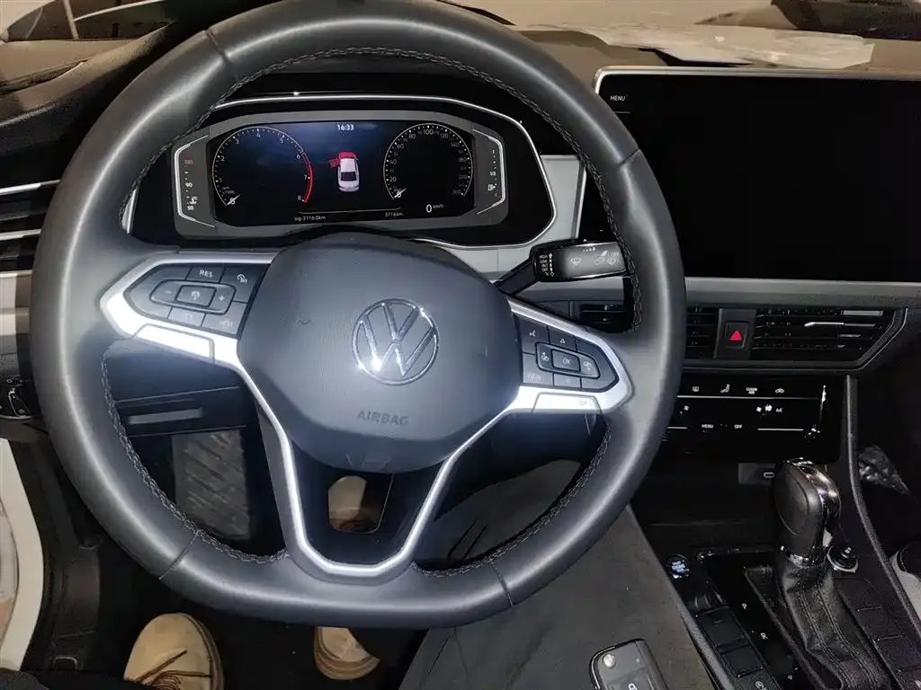 Volkswagen Bora 2024 из CN, фото 3