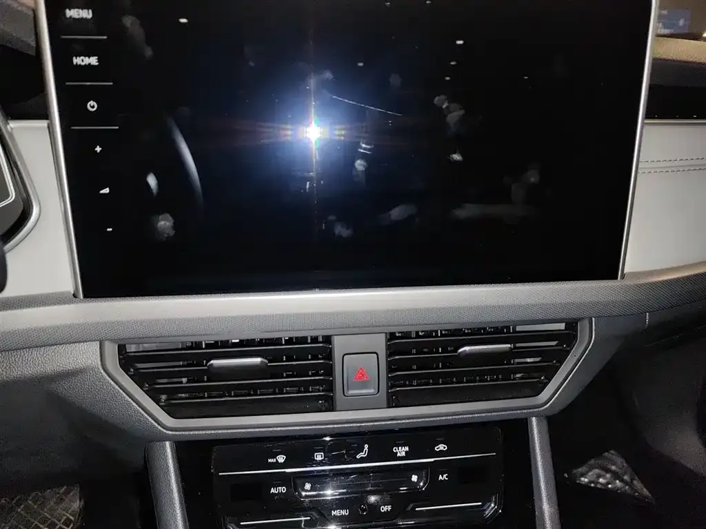 Volkswagen Bora 2024 из CN, фото 5
