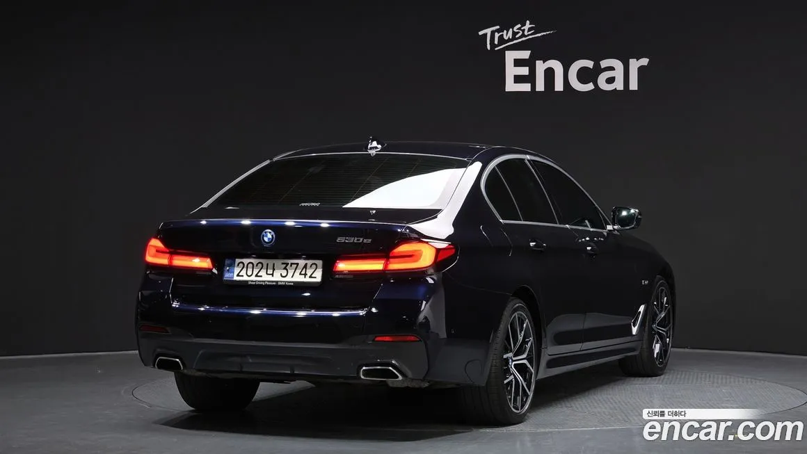 BMW 5-Series 2023 из KR, фото 2