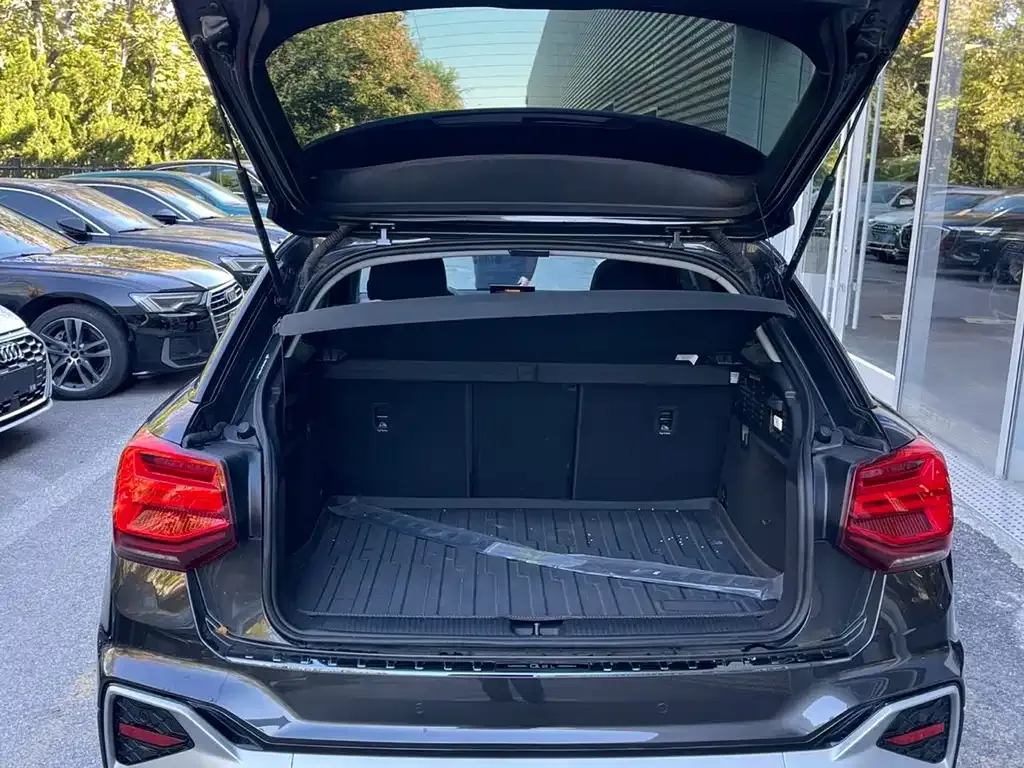 Audi Q2L 2023 из CN, фото 10