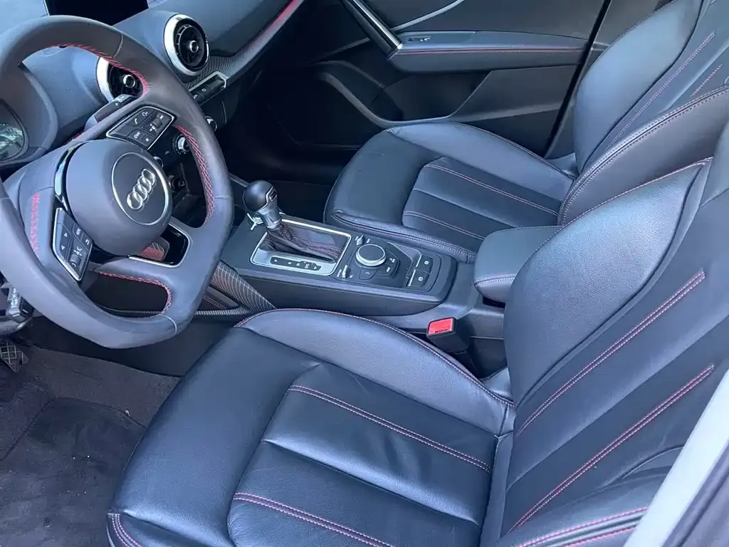 Audi Q2L 2023 из CN, фото 7