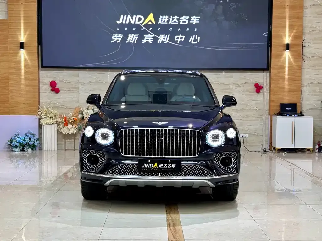 Bentley Bentayga 2023 из CN, фото 2