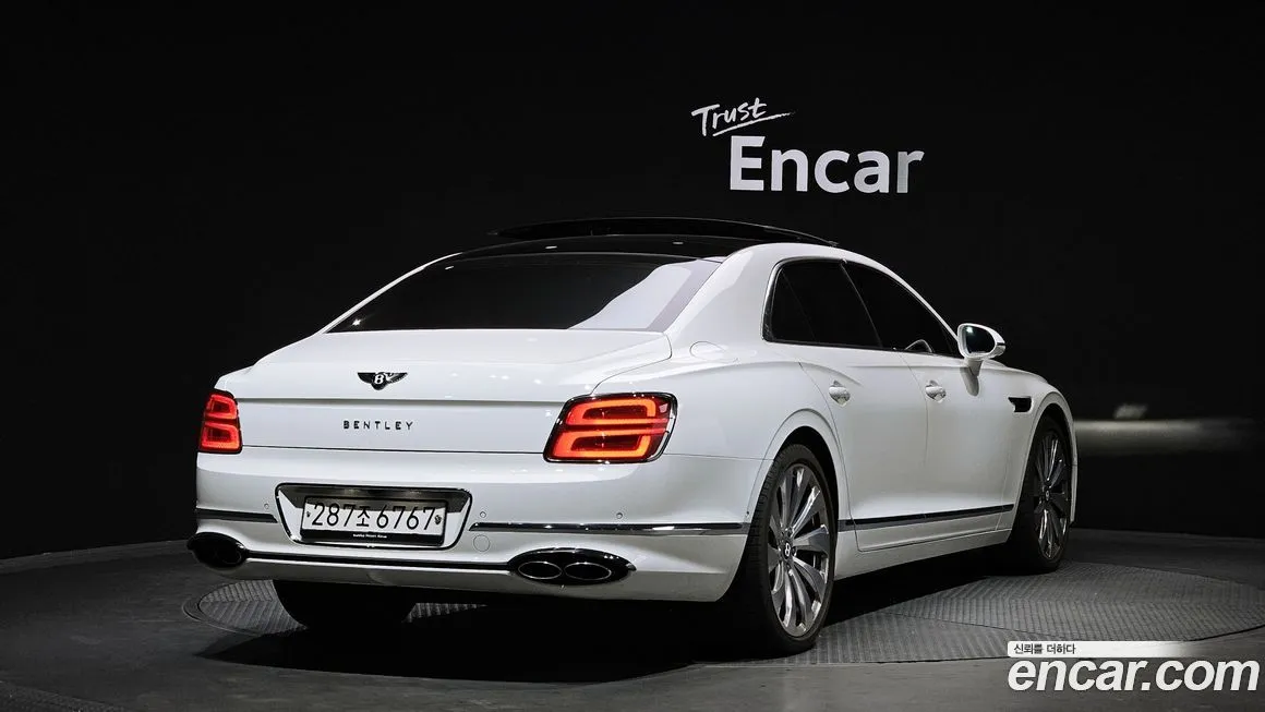 Bentley Flying Spur 2021 из KR, фото 2