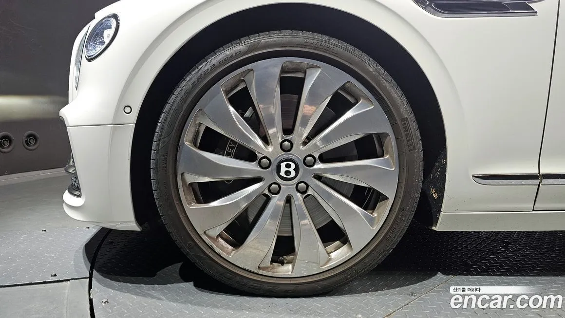 Bentley Flying Spur 2021 из KR, фото 5