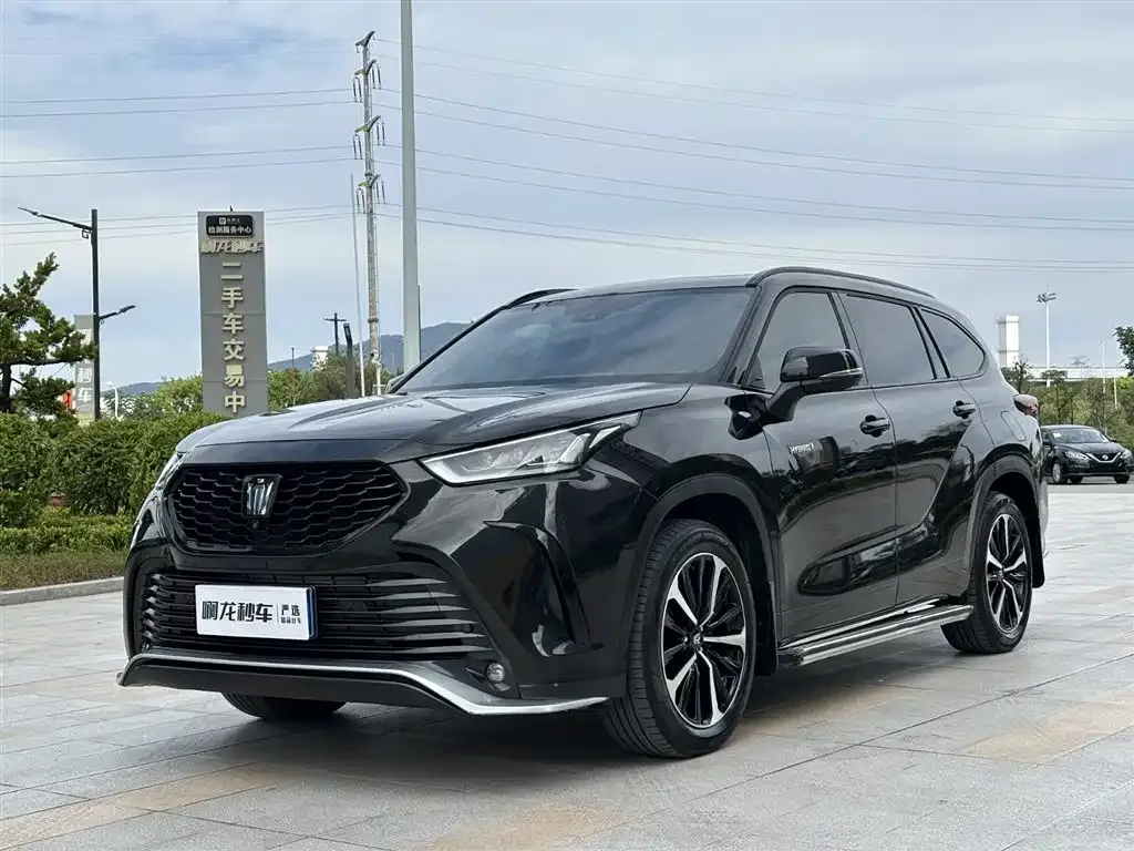 Toyota Crown Kluger 2023 из CN, фото 1