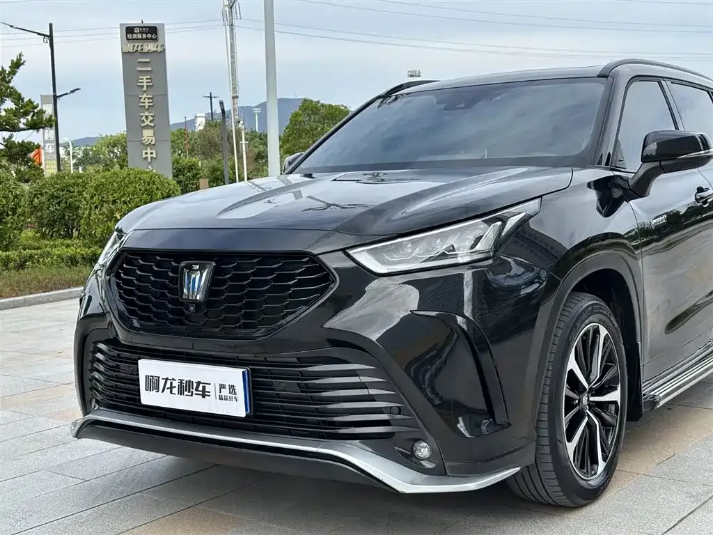 Toyota Crown Kluger 2023 из CN, фото 2