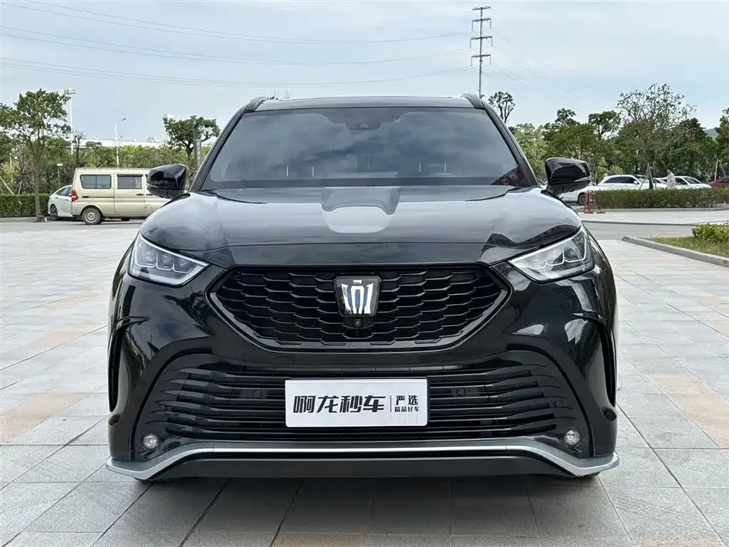 Toyota Crown Kluger 2023 из CN, фото 3