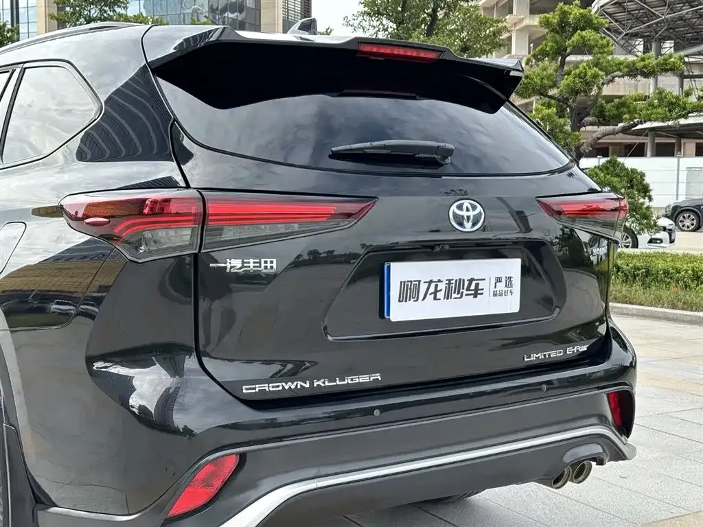 Toyota Crown Kluger 2023 из CN, фото 7