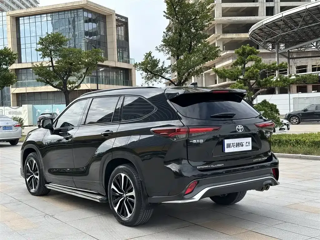 Toyota Crown Kluger 2023 из CN, фото 8