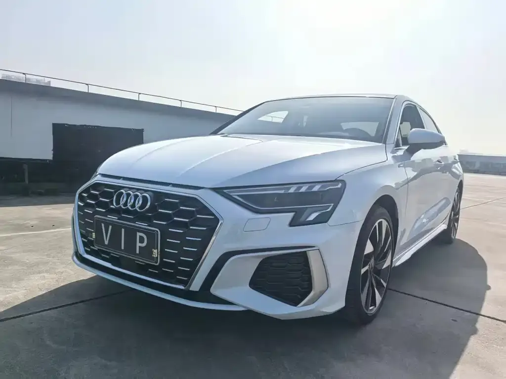 Audi A3 2023 из CN, фото 1