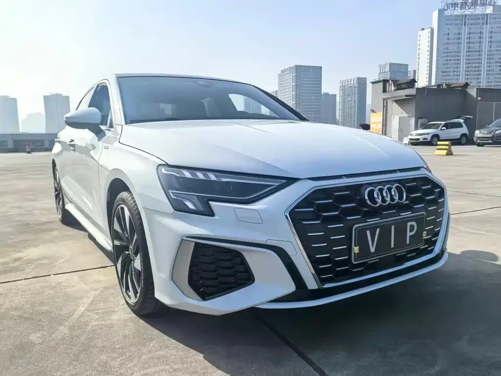 Audi A3 2023 из CN, фото 2