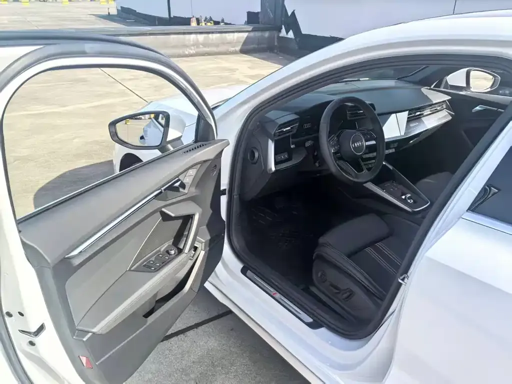 Audi A3 2023 из CN, фото 4
