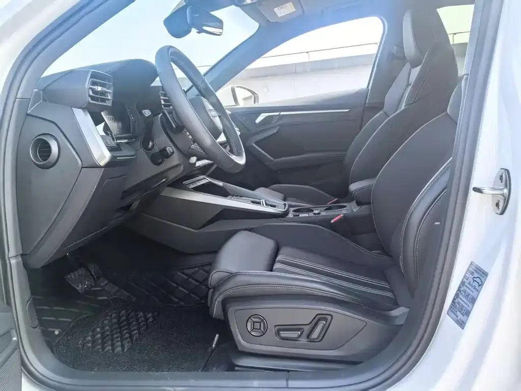 Audi A3 2023 из CN, фото 5