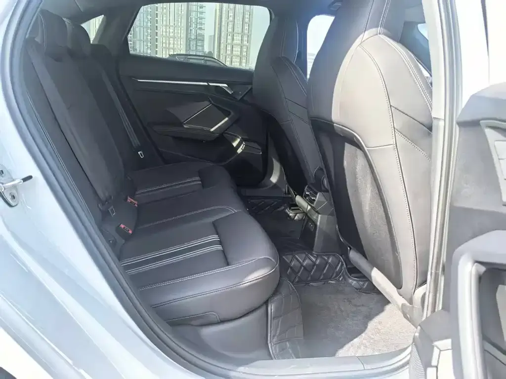 Audi A3 2023 из CN, фото 8