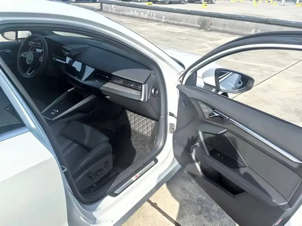 Audi A3 2023 из CN, фото 9