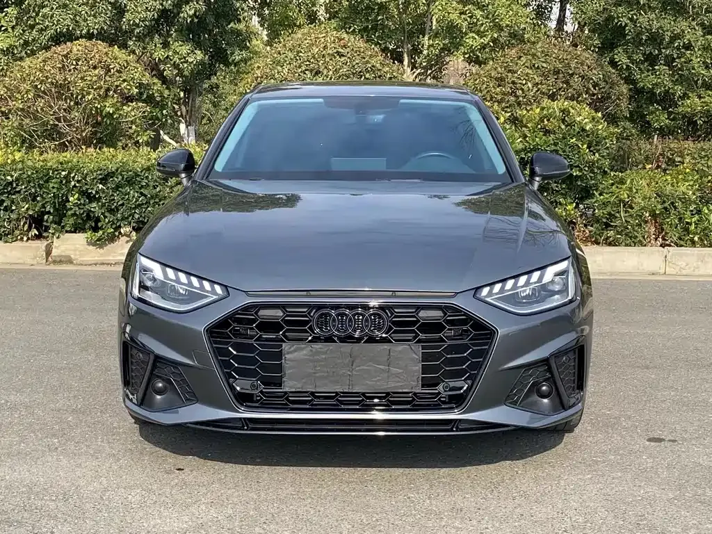 Audi A4L 2022 из CN, фото 2