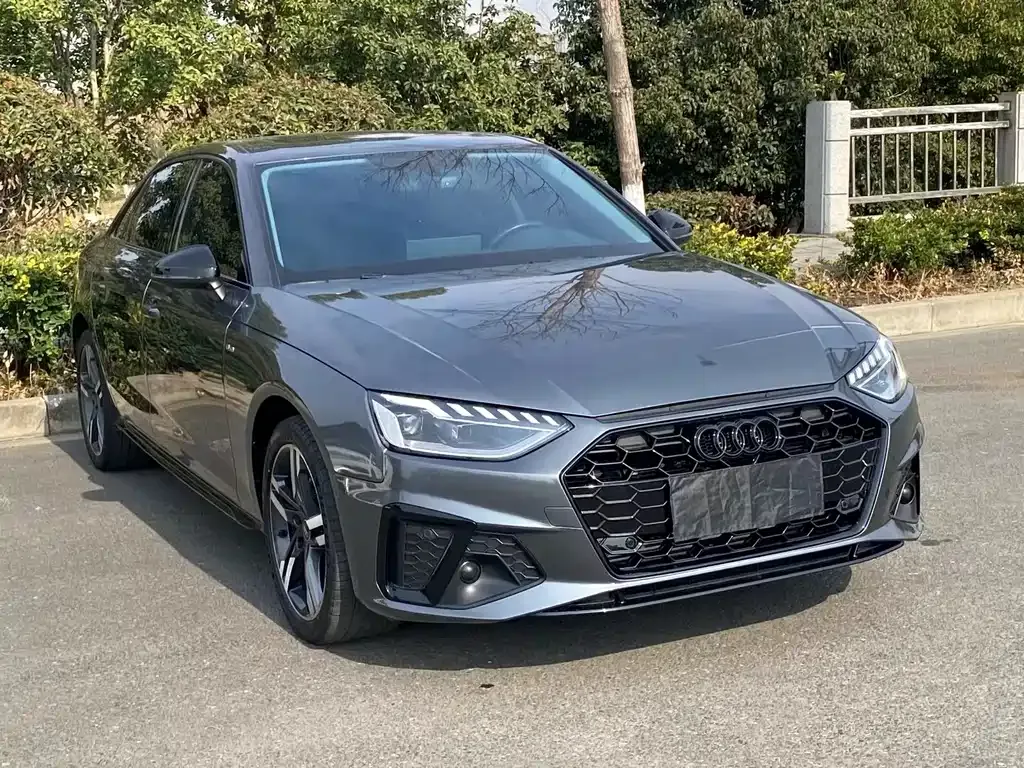 Audi A4L 2022 из CN, фото 3